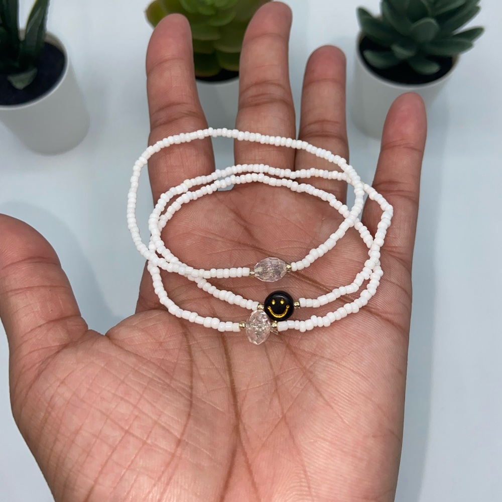 Handmade Trendy Glass Bead Bracelets with Smiley Face